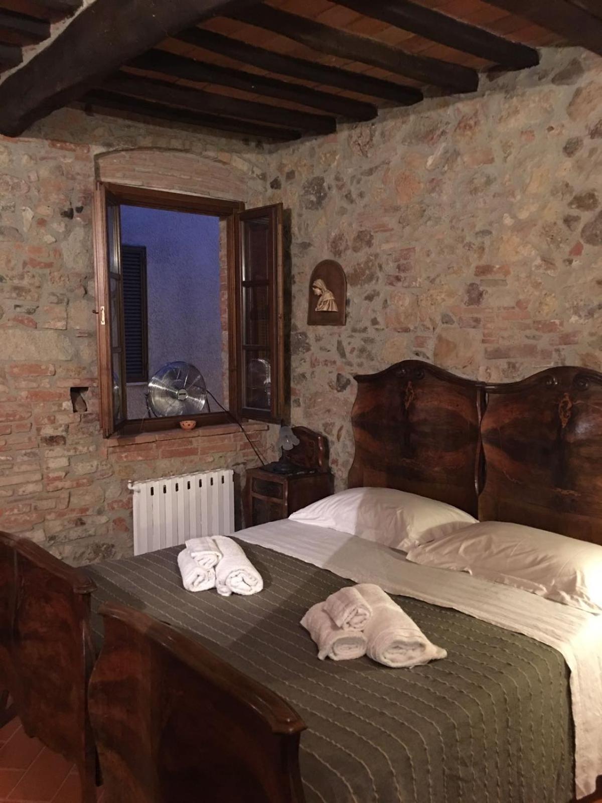 Montepescali La Divina Dimora Il Castello Degli Spiriti Magni 아파트 외부 사진