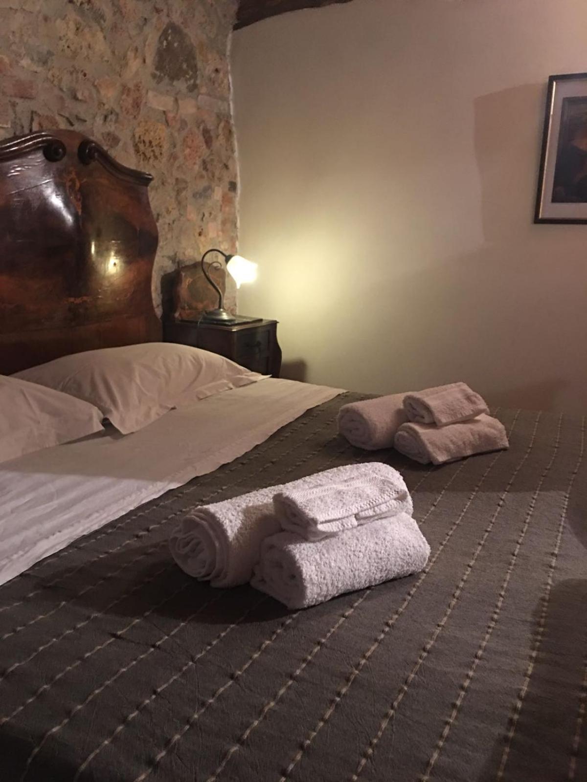 Montepescali La Divina Dimora Il Castello Degli Spiriti Magni 아파트 외부 사진