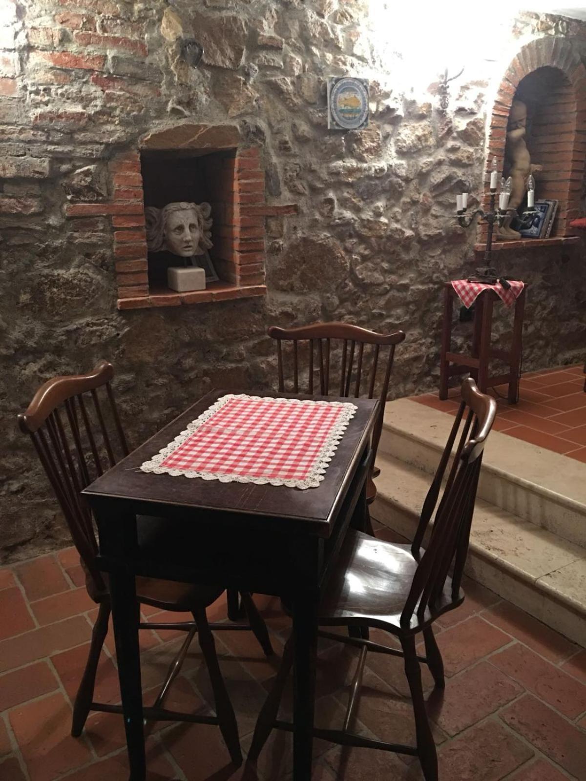 Montepescali La Divina Dimora Il Castello Degli Spiriti Magni 아파트 외부 사진