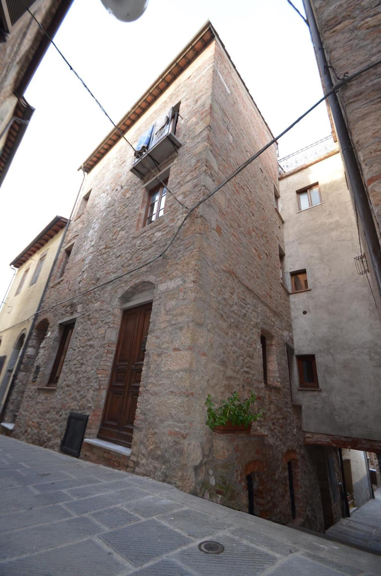 Montepescali La Divina Dimora Il Castello Degli Spiriti Magni 아파트 객실 사진